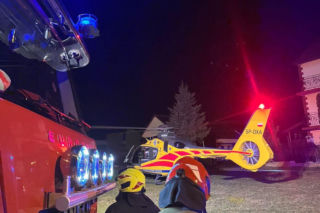 12-latkę z objawami zatrucia tlenkiem węgla do szpitala zabrał śmigłowiec LPR