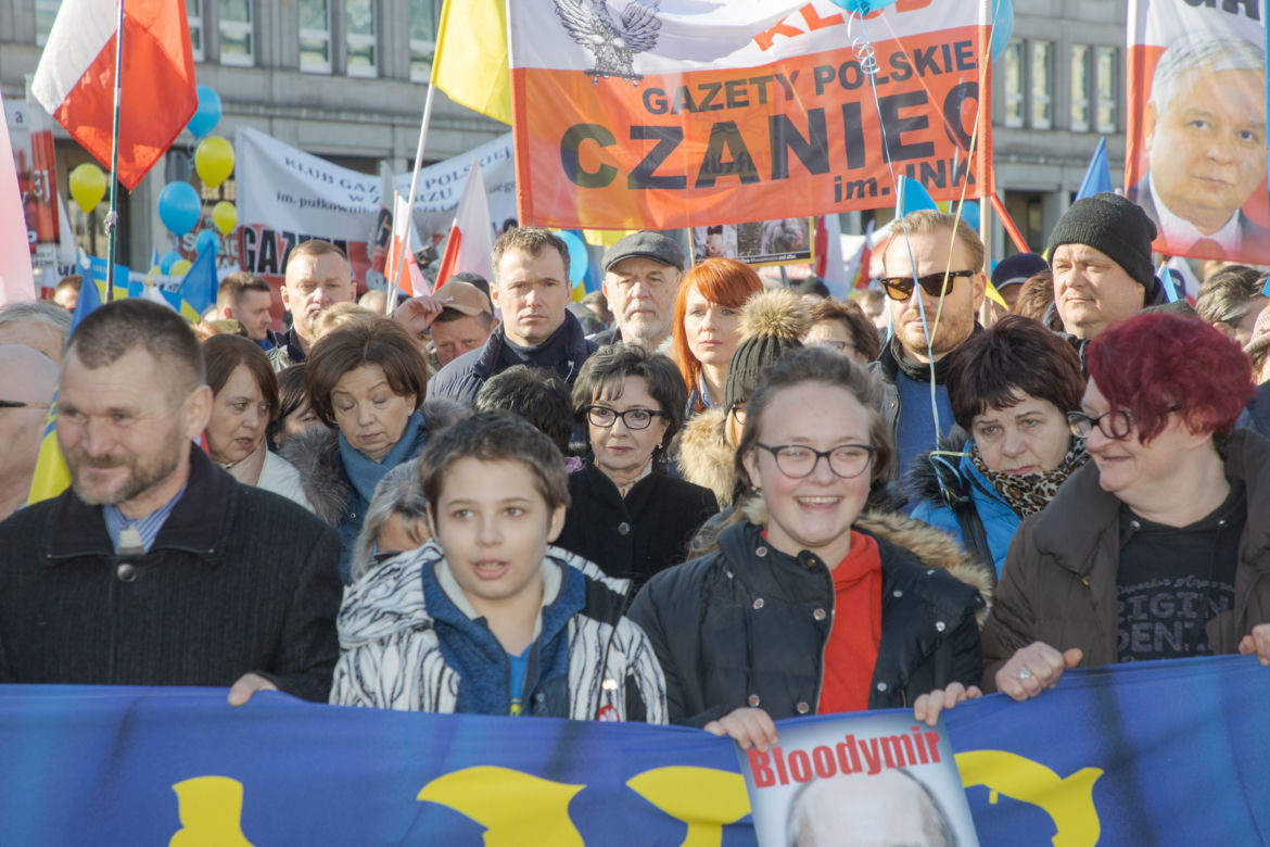 Warszawa. Manifestacja pod hasłem: Matki wołają przestańcie strzelać do dzieci!