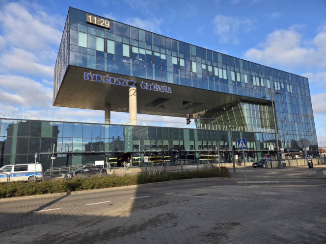 Kiedyś straszył pasażerów, a teraz jest chlubą miasta! Tak zmienił się dworzec PKP w Bydgoszczy