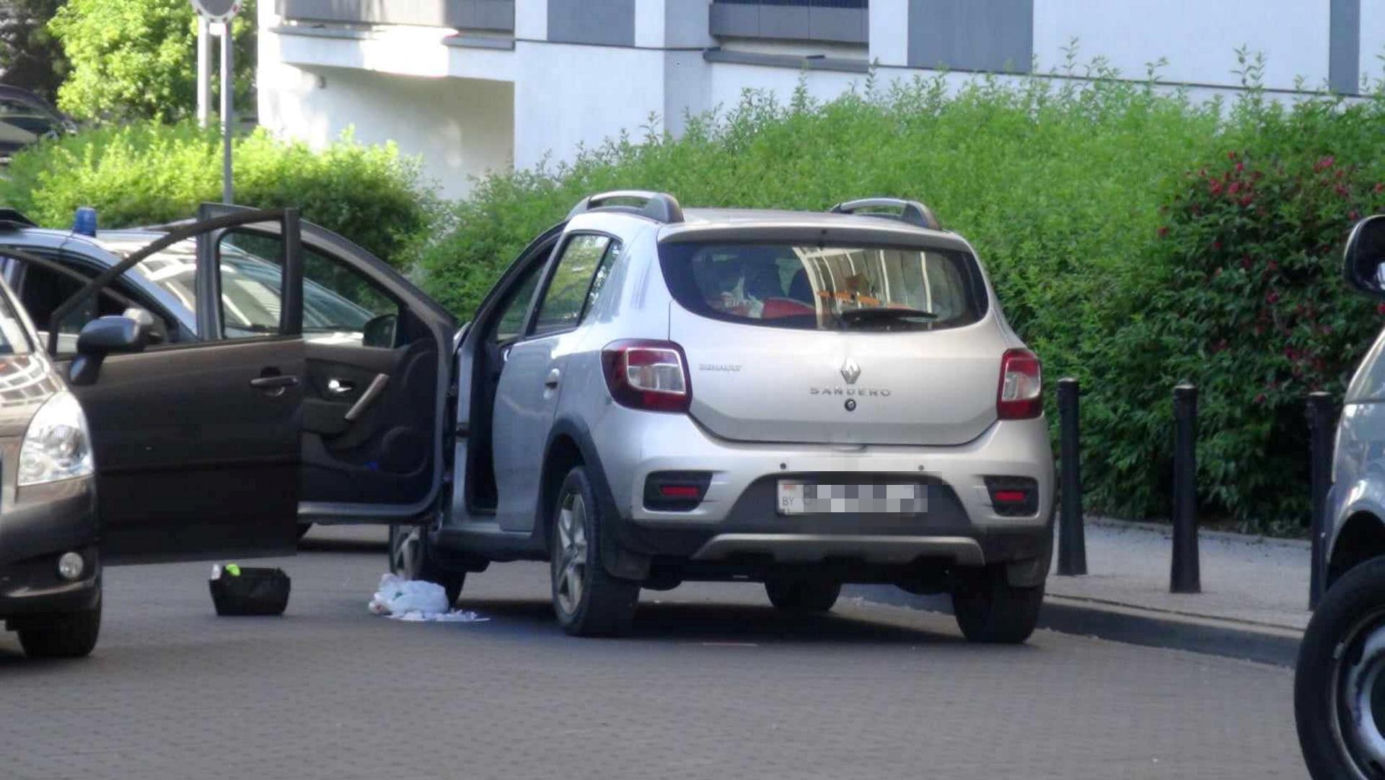 Wielka akcja ABW na warszawskim Gocławiu. Jedna osoba zatrzymana, podejrzane przedmioty w samochodzie