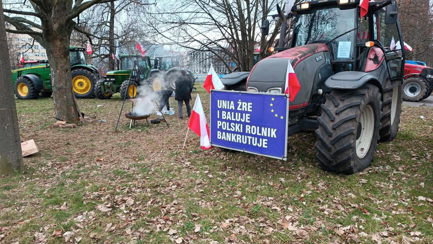  Hasła z protestu rolników we Wrocławiu. "Głód poczujesz, rolnika uszanujesz!"