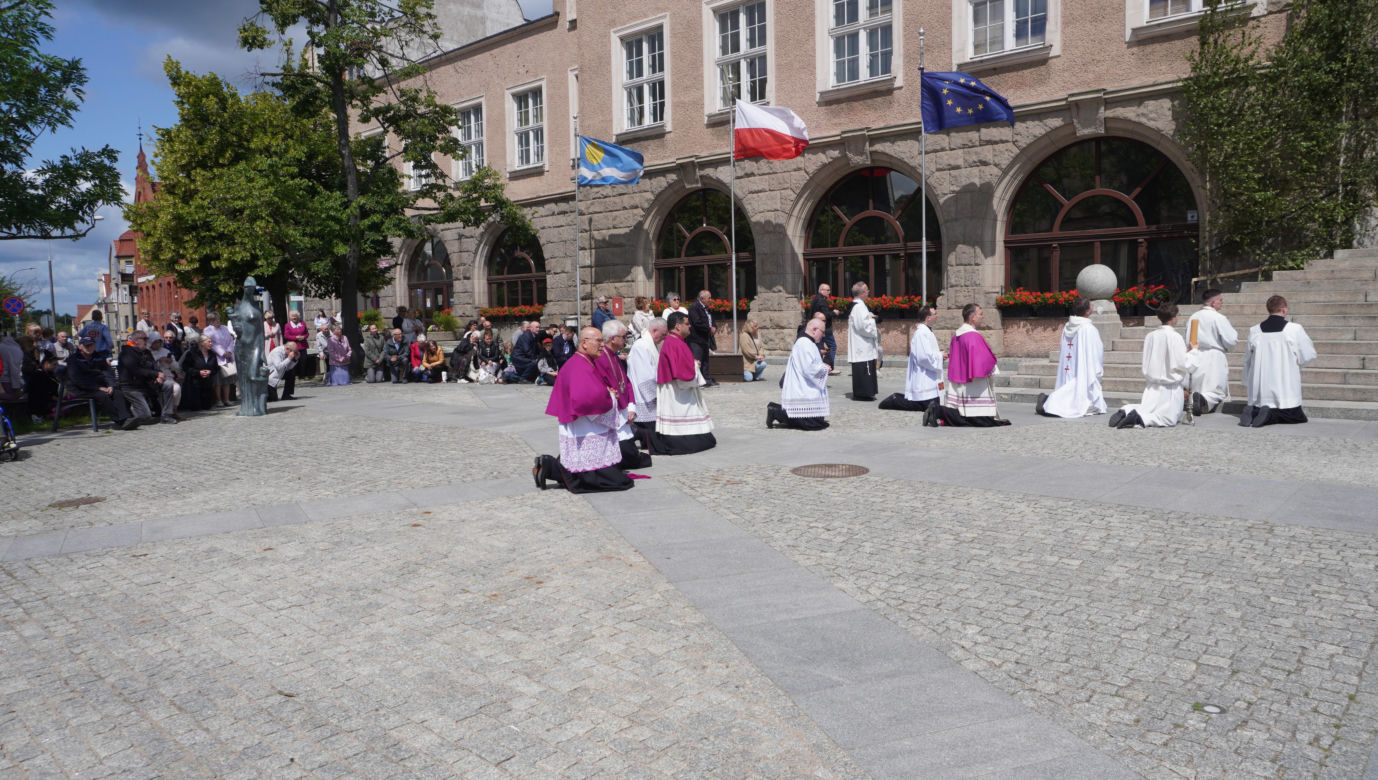 Boże Ciało 2025. Tysiące osób uczestniczyło w olsztyńskich procesjach