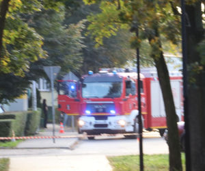Saperzy pod szkołą w Ostrołęce! Z plecaka Jakuba Z. wydobywał się dym!