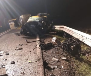 Tragiczny wypadek w Jeziorach Wielkich! Nie żyje młody kierowca! [ZDJĘCIA]