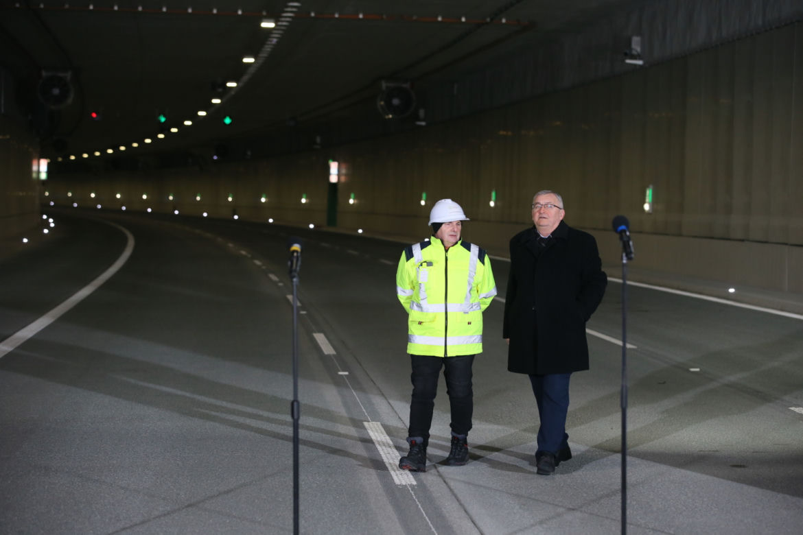 Trzask, prask i tunel otwarty. Kierowcy mogą korzystać już z całej Południowej Obwodnicy Warszawy