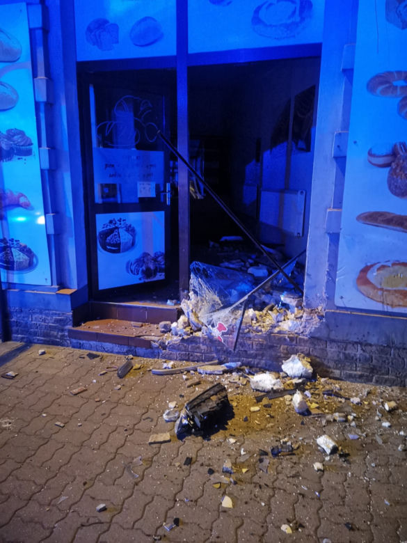 Wronki: Kierowca BMW uderzył w witrynę sklepową