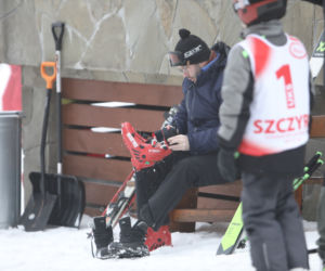Minister Grzegorz Puda szusuje po lesie