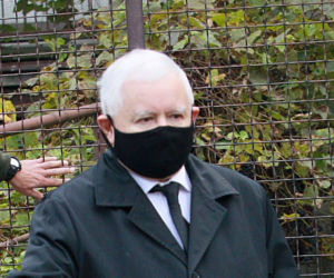 Tak mieszka Jarosław Kaczyński. Teraz to centrum dowodzenia Polską