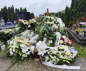 Tragedia 12-letniej Eli poruszyła całą Polskę! Odnalezioną dziewczynkę pożegnali najbliżsi