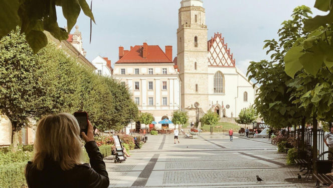 Najszczęśliwsze miasto w województwie dolnośląskim. Tak zdecydowała AI