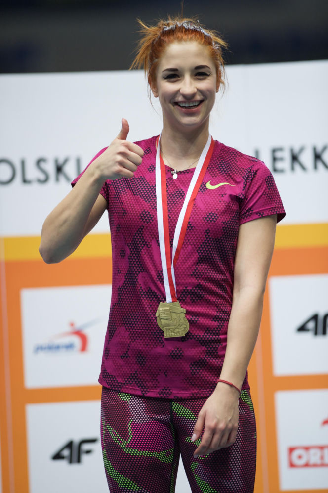 18-letnia Ewa Swoboda bez tatuaży