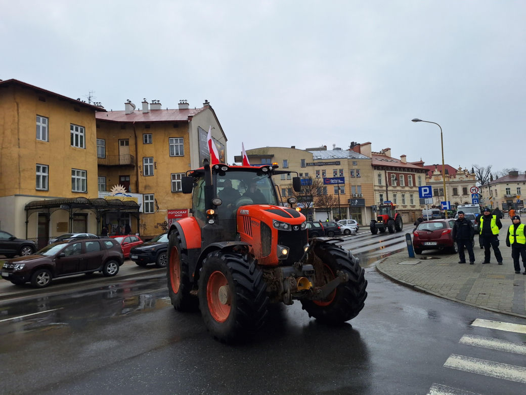 Rolnicy w Rzeszowie wyjechali na ulice. Trwa strajk generalny 