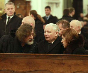 Jarosław Kaczyński na mszy świętej w intencji matki Jadwigi Kaczyńskiej