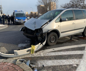 Dramatyczny wypadek na ul. Fieldorfa. Pijany kierowca rozbił samochód