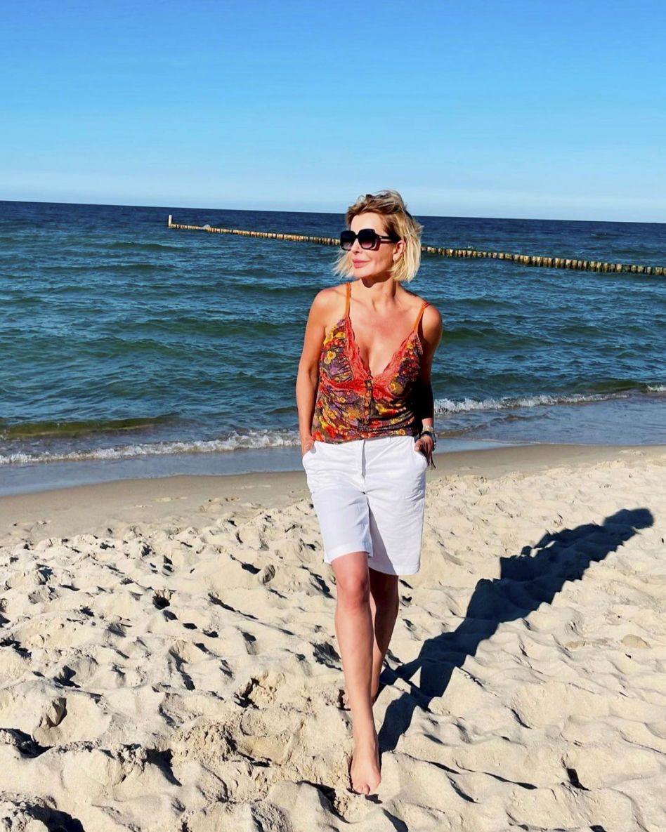 Joanna Racewicz prezentuje się fenomenalnie! Pokazała zdjęcie w bikini [GALERIA] 