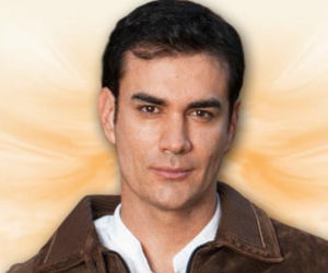 OTCHŁAŃ NAMIĘTNOŚCI. Damian (David Zepeda)