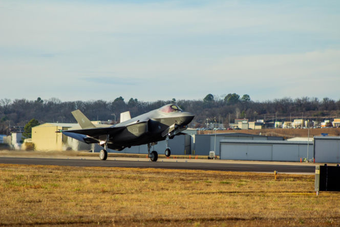 Ósmy polski F-35 w Ebbing. Amerykanie pokazali zdjęcia myśliwca