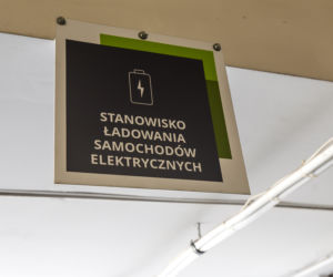 Miejsce parkingowe dla samochodów elektrycznych