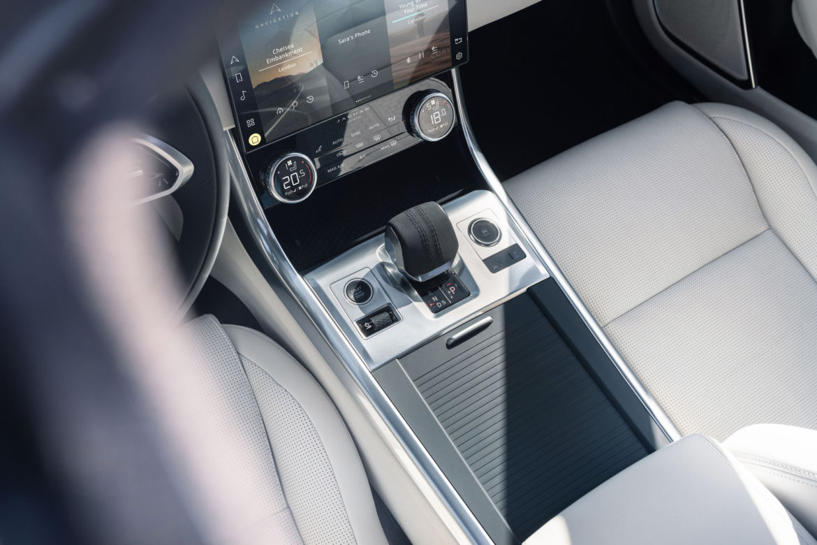 Nowy Jaguar XF (2021)