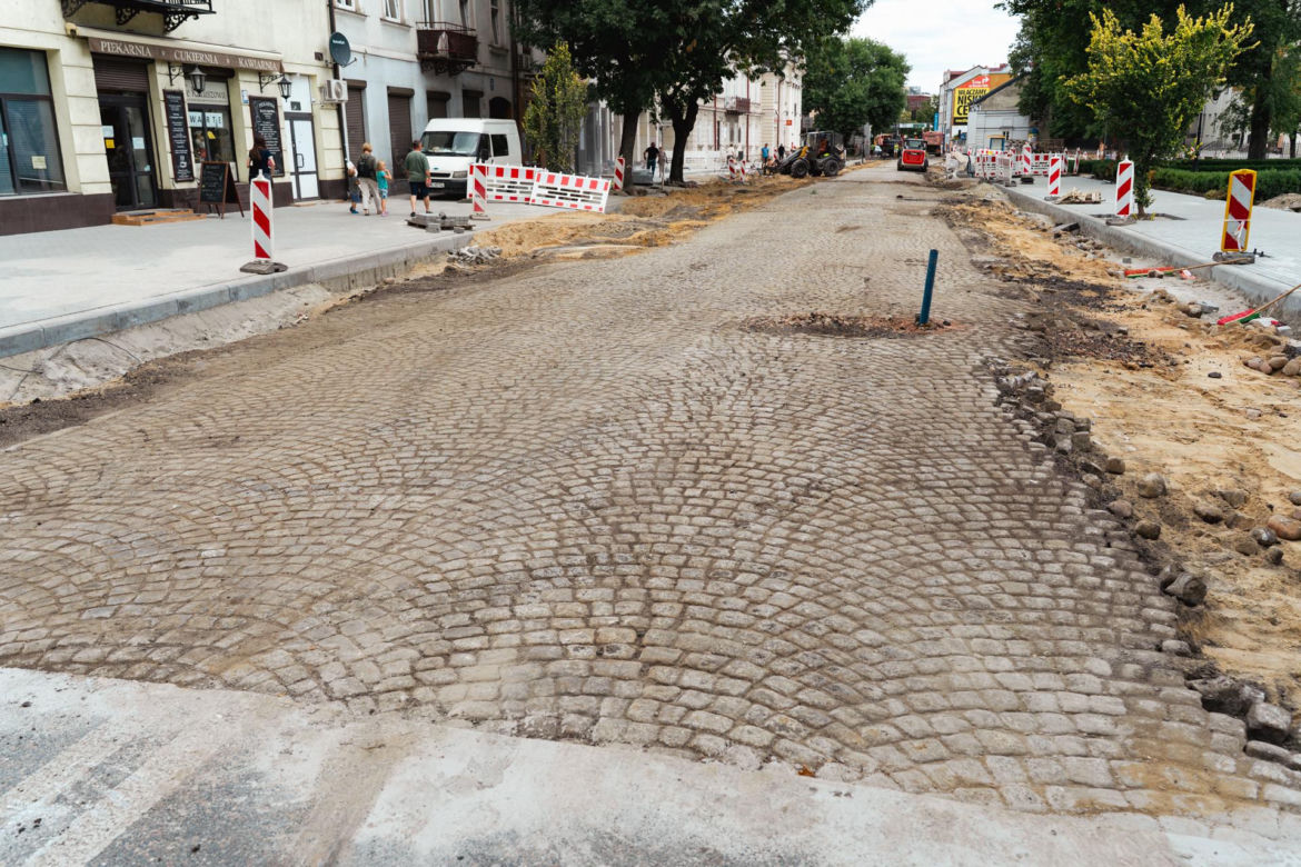 Zabytkowy bruk na Piłsudskiego w Siedlcach