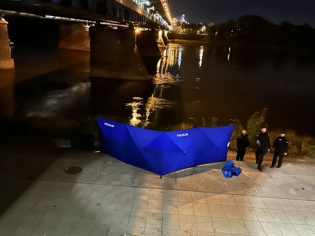 Runął z mostu prosto na beton. Nie żyje. Tragedia na Moście Gdańskim
