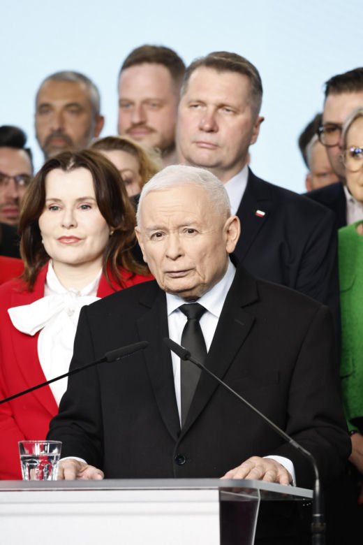 Kaczyński prosi o pieniądze