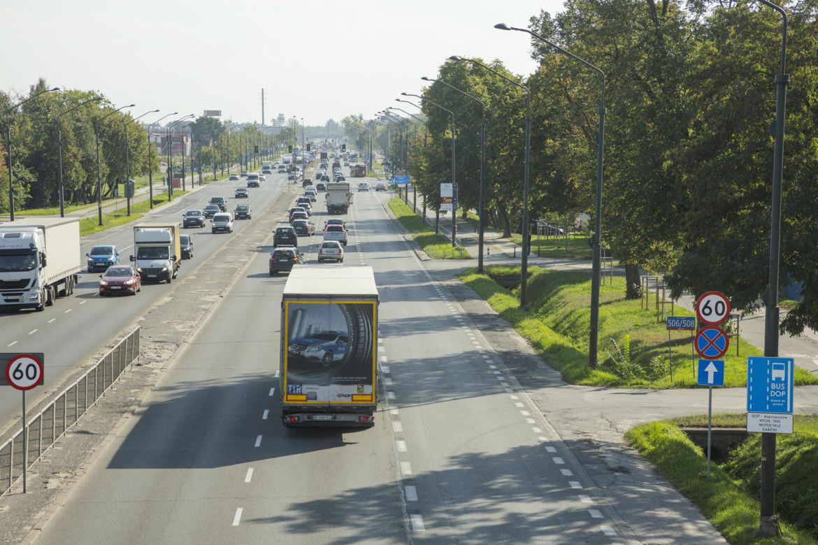 Buspas na Puławskiej krytykowany przez aktywistów. Ratusz nie widzi problemu 