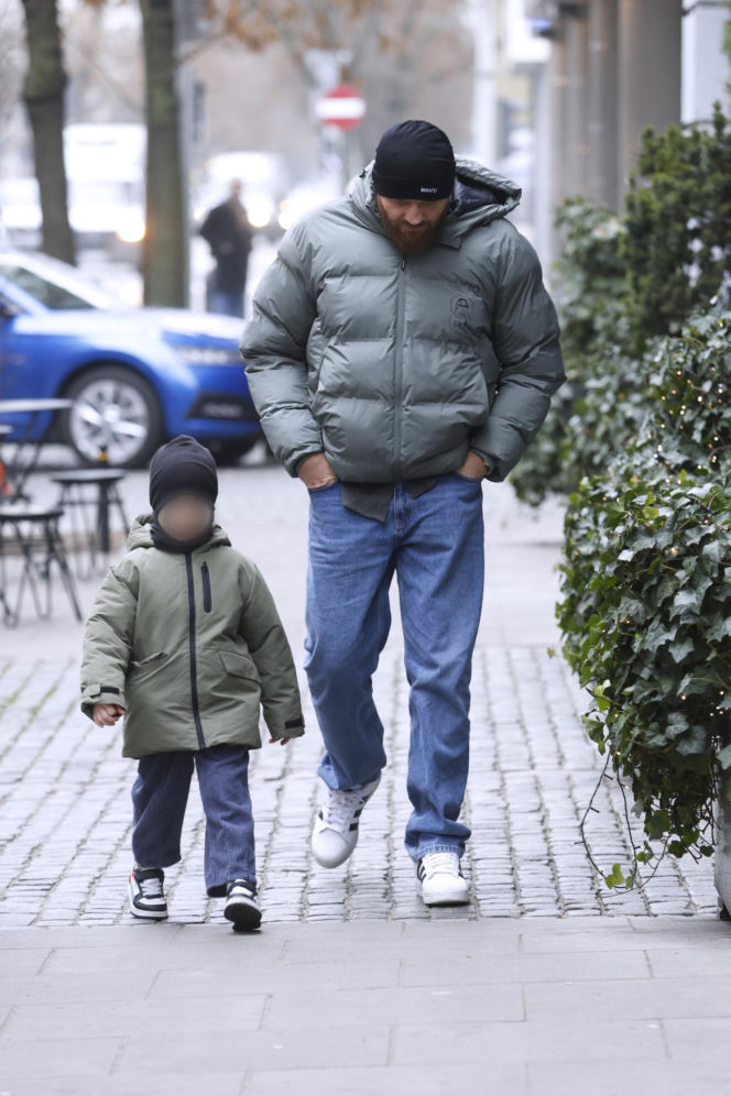 Jan Błachowicz z partnerką i synem