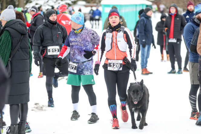 Wystrzał startera zamiast szampana. Tłumy powitały Nowy Rok na XX Śląskim Maratonie Noworocznym Cyborg