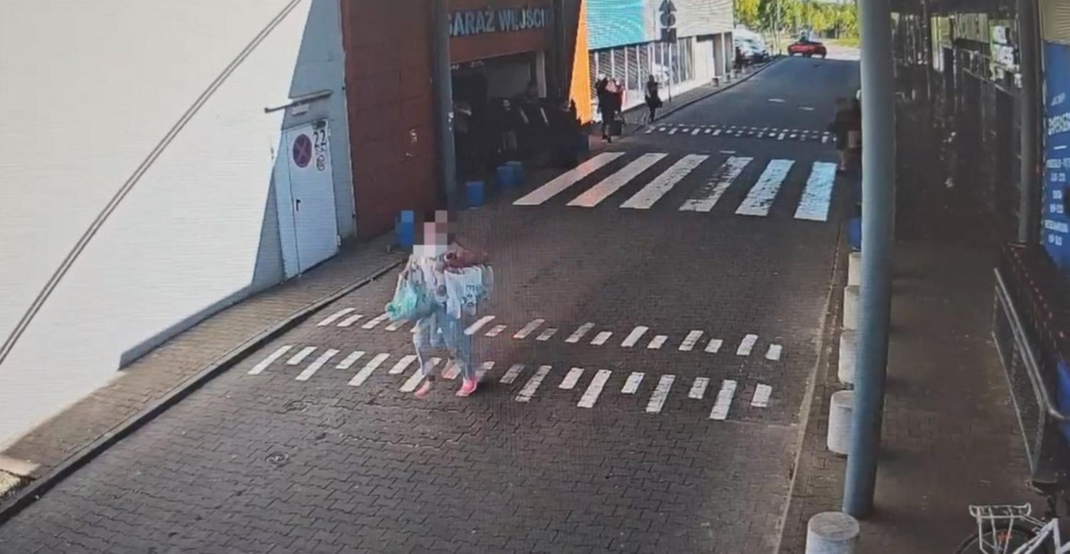 Ukradła i schowała się przed policją za drzewem