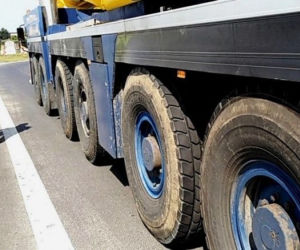 O 40 ton zbyt ciężki ładunek, Fiat Stilo na jego szczycie
