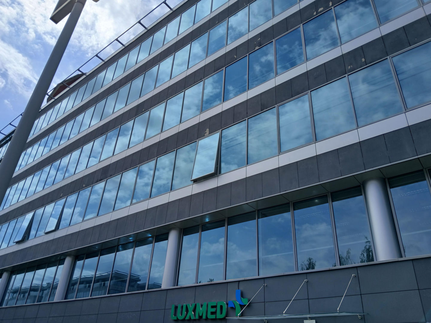 Biurowiec Trinity One przy Domaniewskiej 52 w Warszawie