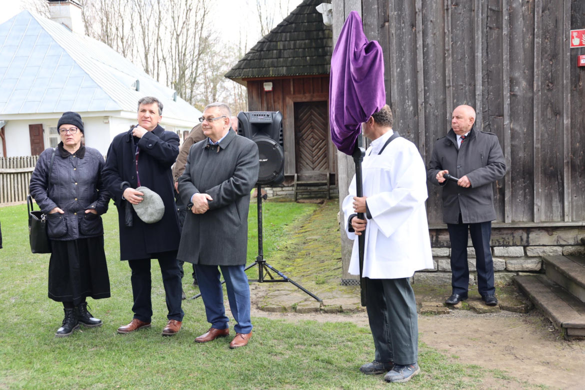 Niedziela Palmowa w lubelskim skansenie. Wokół kościoła z Matczyna przeszła procesja