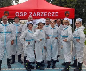 Druhowie z OSP Zarzecze szczepili gości na weselu [ZDJĘCIA]