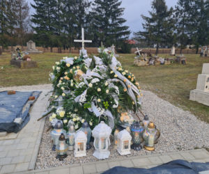 Grób Kacpra. Zginął, wchodząc z kolegami na lód w Zgodzie k. Jarosławia [ZDJĘCIA]