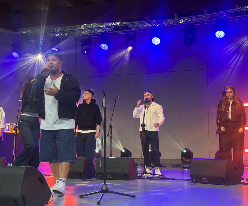 Zespół Sound and Grace na scenie w Ustroniu Morskim. O ESKA Music Tour 2026 przeczytasz na Eska Szczecin.
