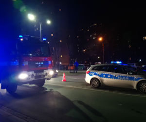 Poważny wypadek w Nowej Hucie. Karetka jadąca na sygnale zderzyła się z samochodem