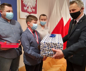 Chłopak wzorowo zareagował i uratował życie. Oto kolejny świętokrzyski Młody Bohater