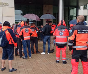 Podkarpackie: protest ratowników medycznych [ZDJĘCIA]