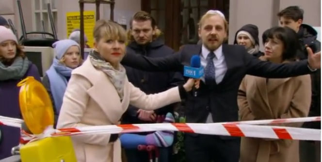 O mnie się nie martw 2 sezon odc. 13. Krzysiek (Paweł Domagała), Iga (Joanna Kulig), Irenka (Hanna Śleszyńska)
