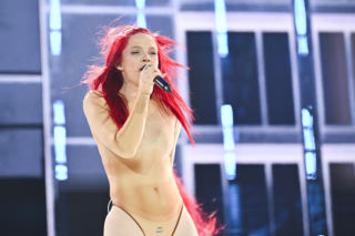 Margaret w obcisłym kombinezonie rozgrzała Gdynię. Tak wyglądała na koncercie z okazji 100-lecia miasta