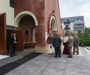 Tak wygląda ślub Rafała Brzozowskiego. Na gości czekało aż... 8 ochroniarzy! Wiemy, o co chodzi 
