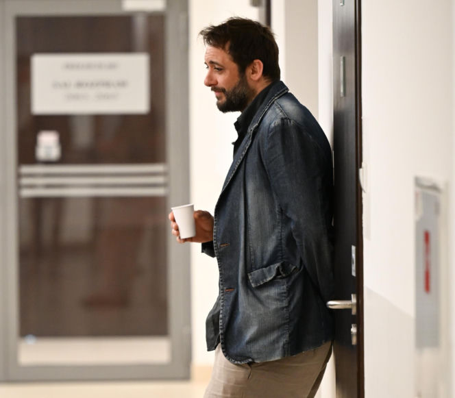 Rozwód Gąsiorowskiej i Żurawskiego w toku! Aktor czekał pod salą z kubkiem w ręku