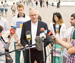 Gowin walczy z Tuskiem na molo