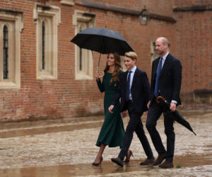 Książę George rozpoczął naukę w Eton. 25 lat temu tą samą szkołę rozpoczynał jego ojciec książę William