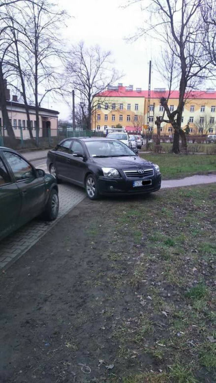 Mistrzowie Parkowania ze Starachowic i okolic. Musicie to zobaczyć