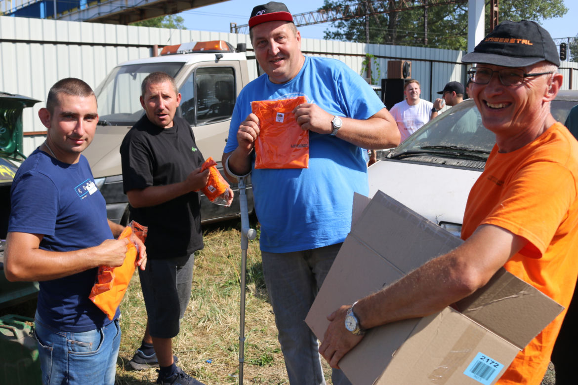 Charytatywny Wrak Race. Andrzej z Plutycz i Adam Kraśko zbierali pieniądze dla chorej Dominiki