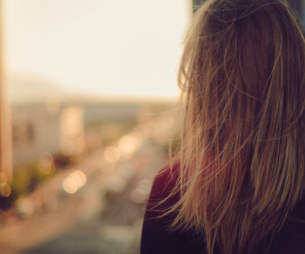 Katowice. 14-latka urodziła w domu martwe dziecko. Jej matka i były chłopak przed sądem