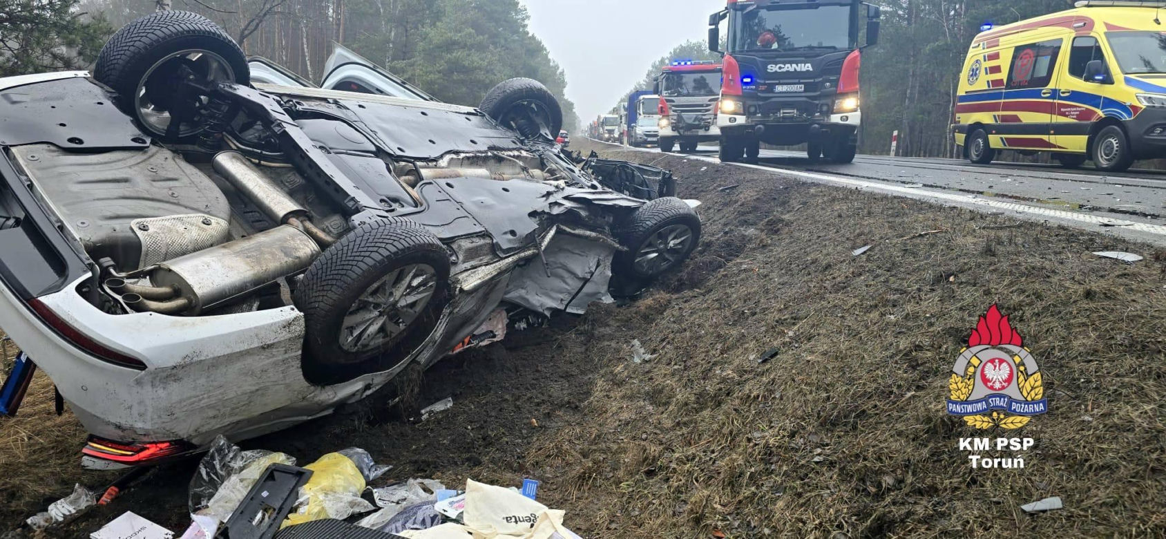 Groźny wypadek pod Toruniem! Zderzyły się osobówka i ciężarówka