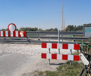 Elementy mostu w Ostrowie trafią na złom